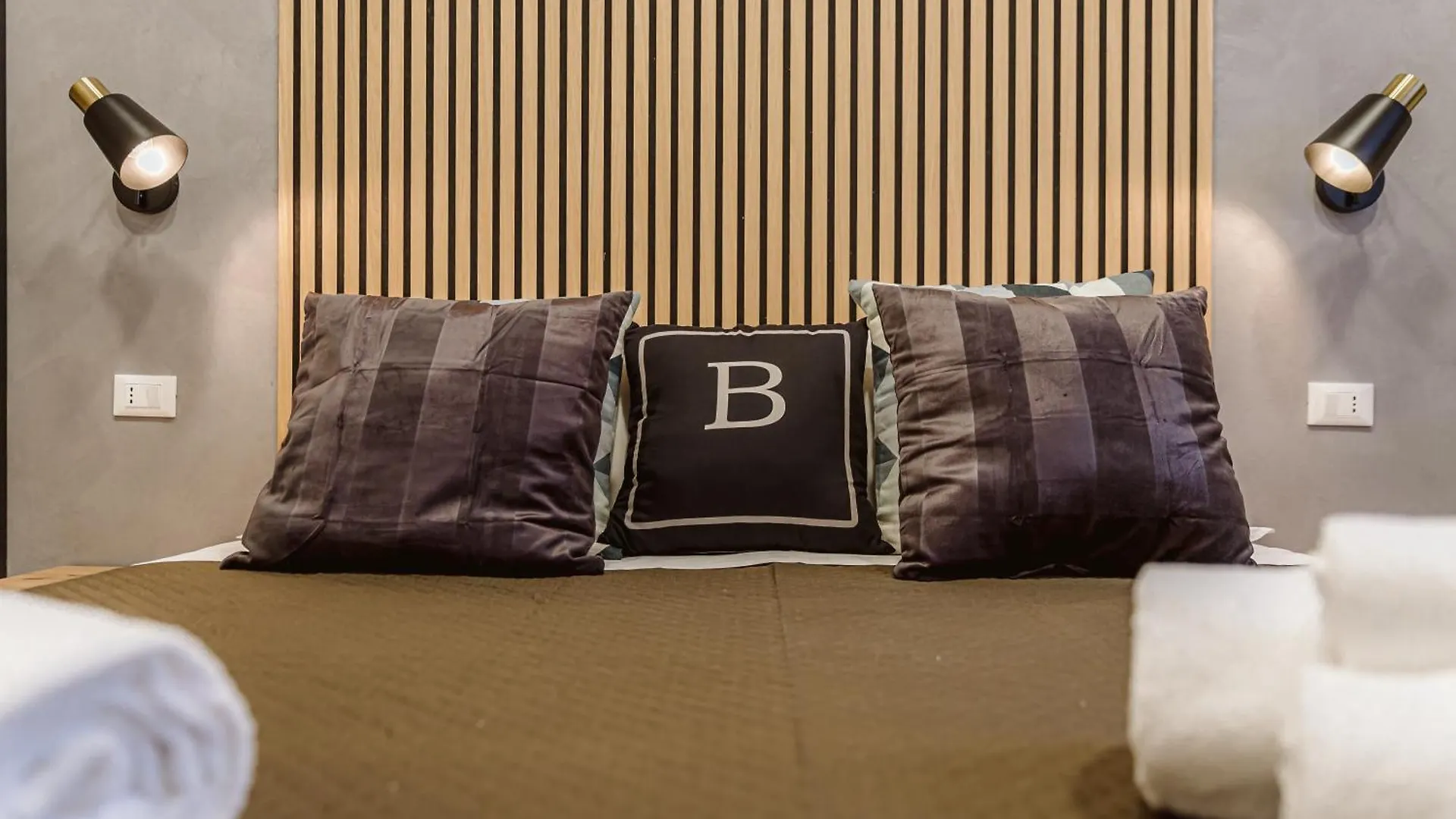 Bello Urban Boutique - Golden Keys Collection 罗马